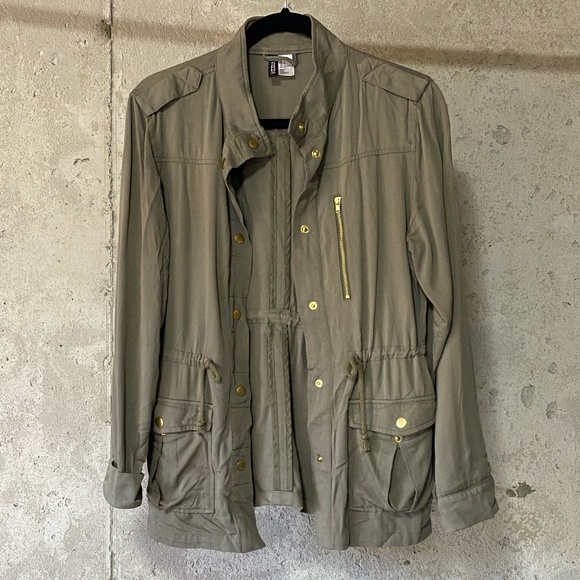 H&M Jackets & Blazers - H&M Divided Military Style Olive Green Jacket Drawstring Waist Snap Closure Sz 4